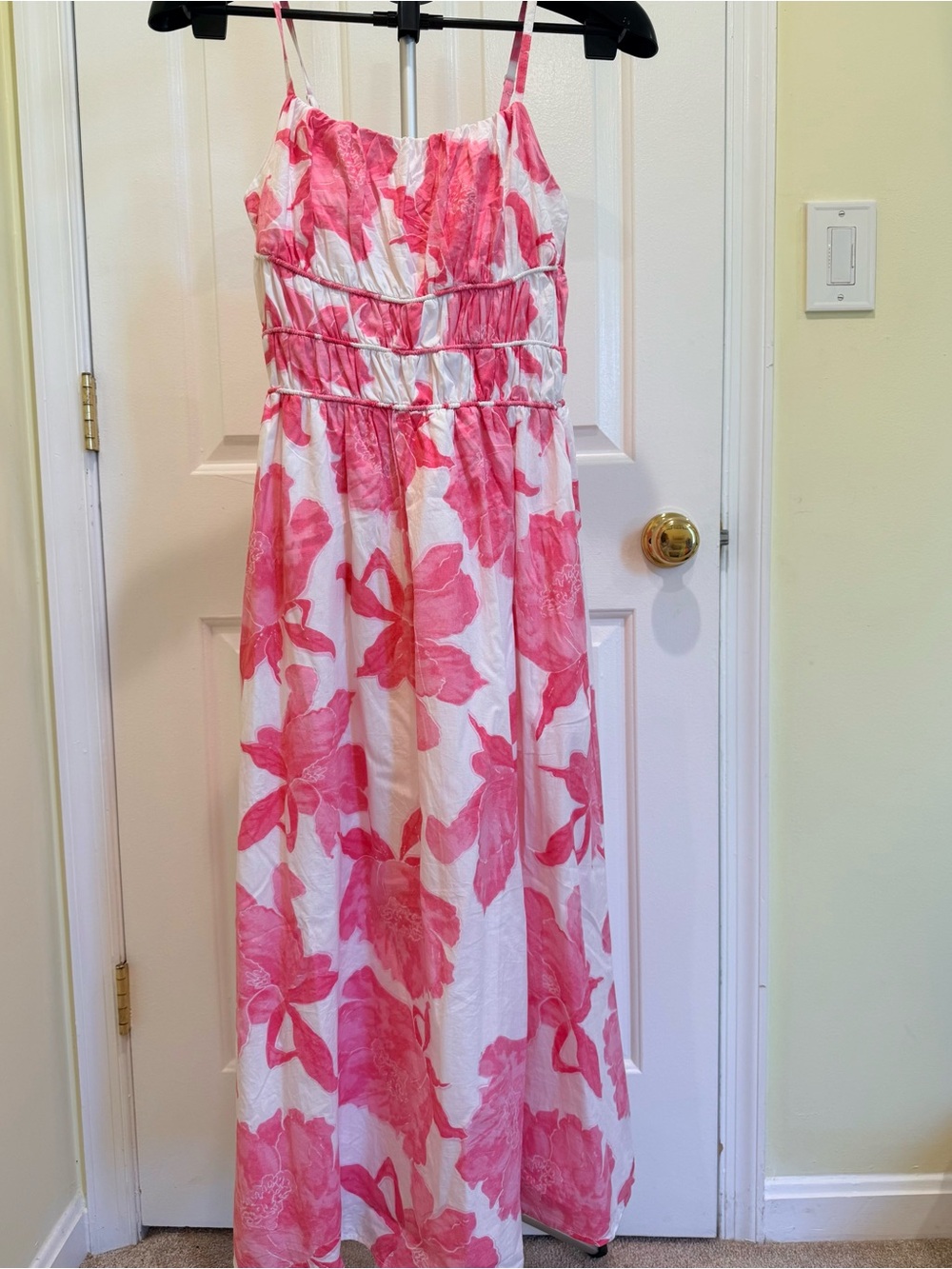 Pink Floral Midi Dress With Ruched Bodice🌸